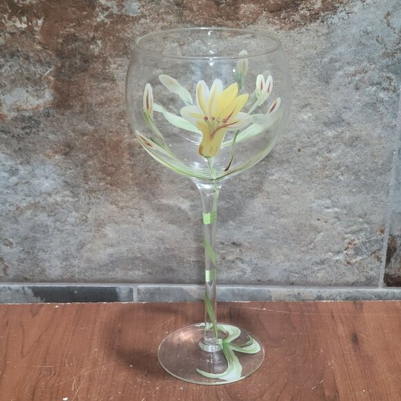 Hand Blown Balloon Wine Glass Tropical Lilies Pattern Yellow Flower - Picture 2 of 12